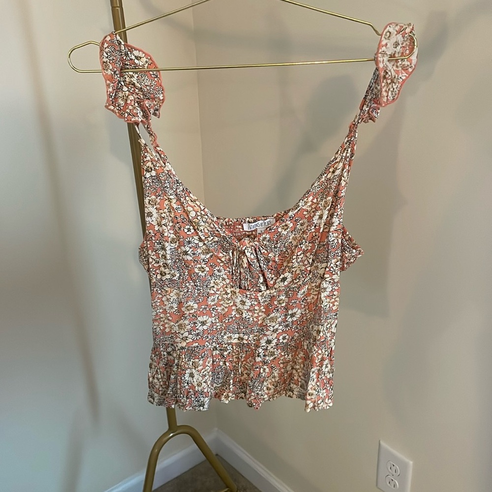 Large spaghetti string top